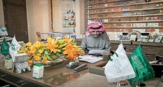 شاهد.. وصول الوليد بن طلال إلى " المملكة القابضة " لممارسة عمله