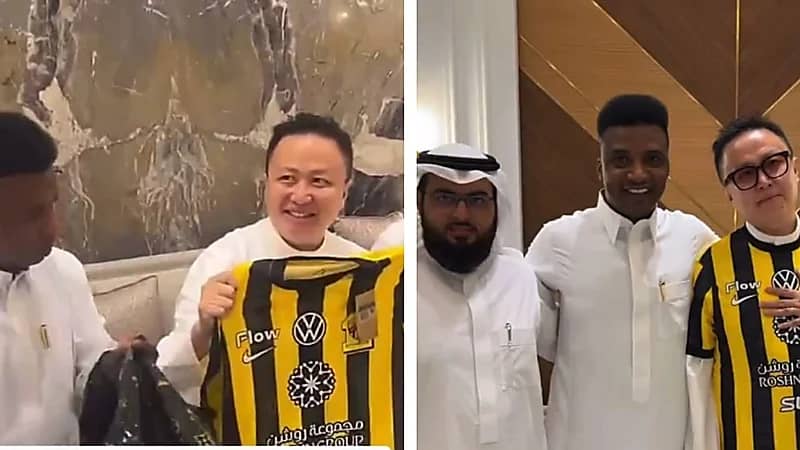 محمد نور يهدي قميصه لمشجع صيني دخل الإسلام بسبب الاتحاد .. فيديو