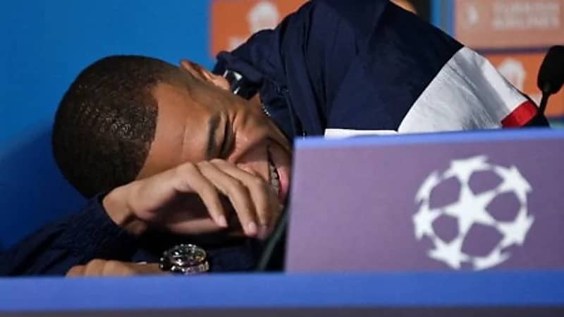 بسبب يخت الرمال.. انتقادات عنيفة لمدرب باريس سان جيرمان ومبابي (فيديو)