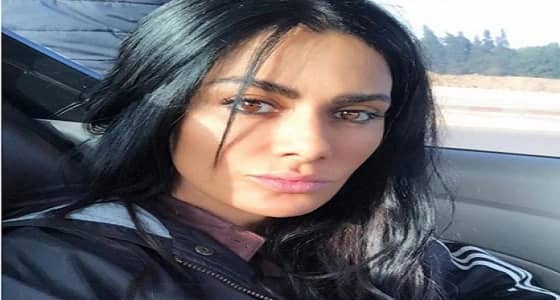 صبا مبارك تكشف عن اللون الحقيقي لعينيها