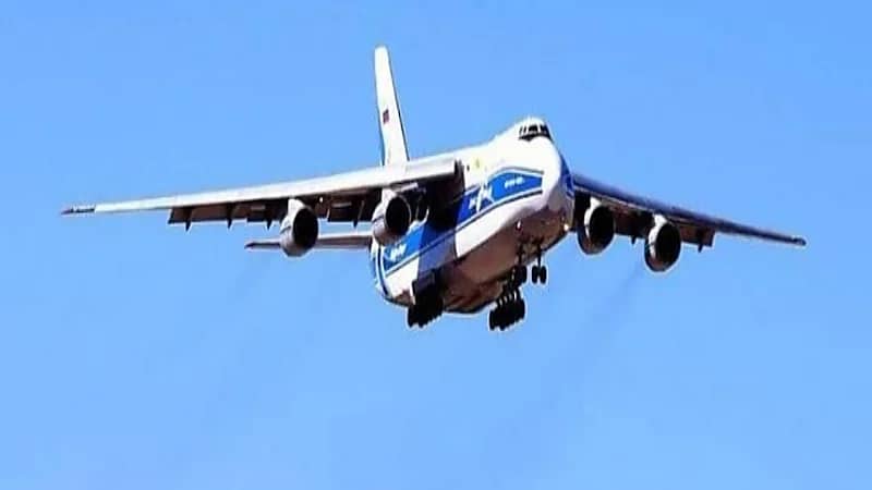 طائرة تغير مسار رحلتها بشكل مفاجئ لسبب غريب