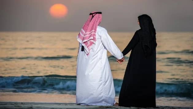 مستشار أسري يقدم نصيحة للزوجات 