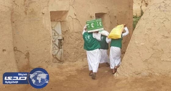 بالصور.. سلالاً غذائية للمتضررين من السيول محافظة الجوف اليمنية