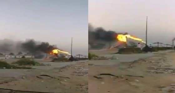 بالفيديو.. اندلاع حريق بقارب وشرطة ينبع تطيح بالفاعل
