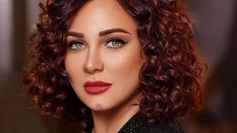 الرئيس الفلسطيني يمنح سلاف فواخرجي وعائلتها الجنسية