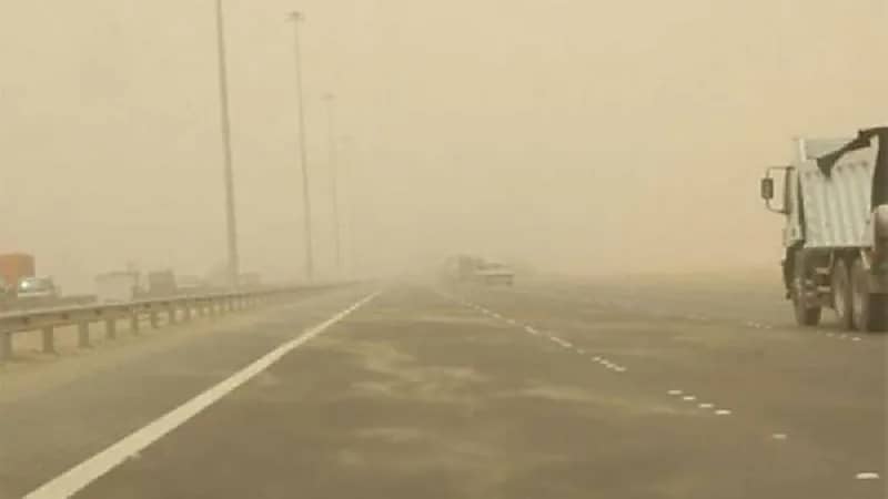 أمن الطريق يحذر قائدي المركبات من تدني الرؤية على الطرق الخارجية للحدود الشمالية