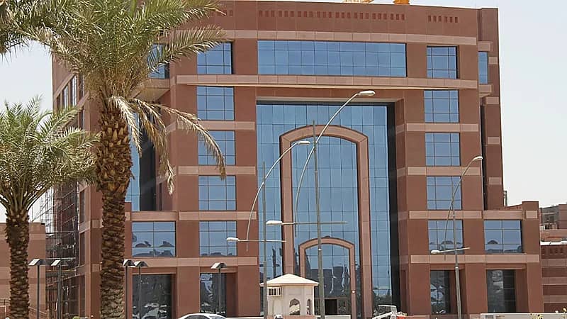 جامعة طيبة توفر وظائف أكاديمية للجنسين بنظام التعاقد