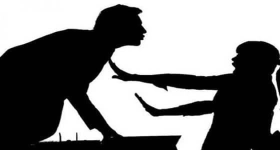 شاب يستغل انشغال إمام مسجد برفع الآذان ليتحرش بزوجته