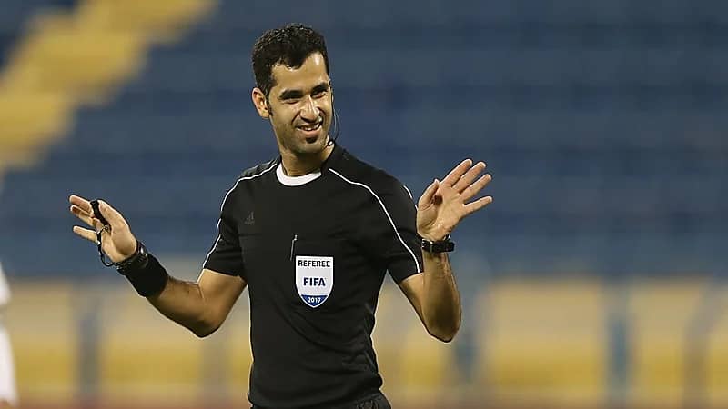 الكشف عن حكم مباراة الهلال والزمالك في كأس سوبر لوسيل