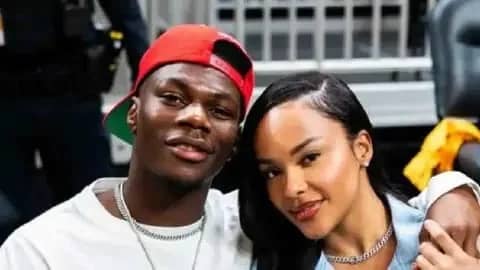 تشواميني يقضي إجازة رومانسية في المالديف مع صديقته الجديدة