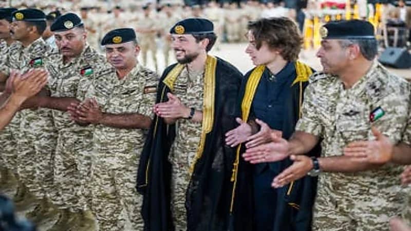 إقامة ليلة سمر عسكرية احتفالا بزفاف ولي عهد الأردن.. صور