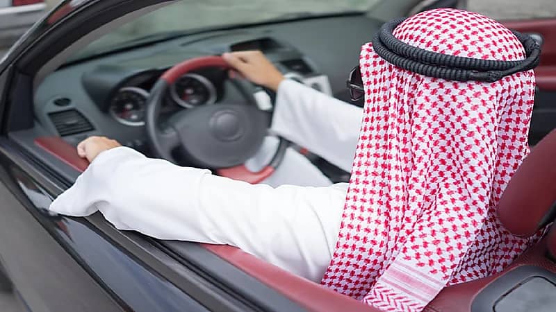 صدمة مواطن بعد عثوره على سيارته المسروقة بجدة