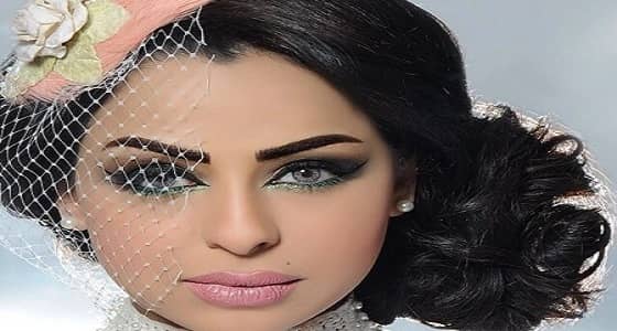 بالفيديو.. هند البلوشي تهدد مذيع بالانسحاب لحديثه عن زوجها