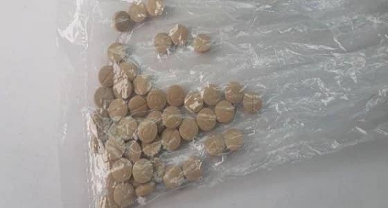 ضبط مقيم هندي بحوزته 180 قارورة عرق مسكر في مكة