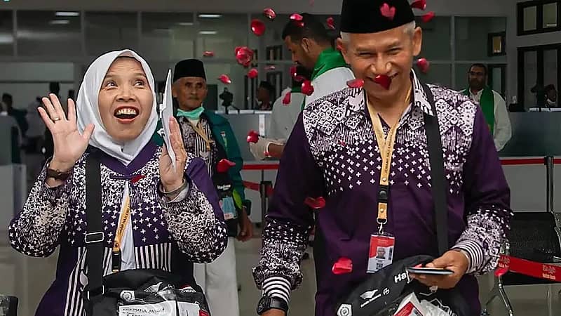مغادرة أولى رحلات المستفيدين من مبادرة طريق مكة من إندونيسيا متجهة للمملكة