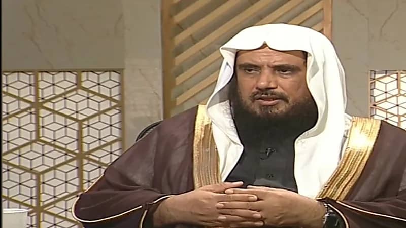 بالفيديو.. "الخثلان" يوضح حكم تخفيف شعر الحاجب للرجل