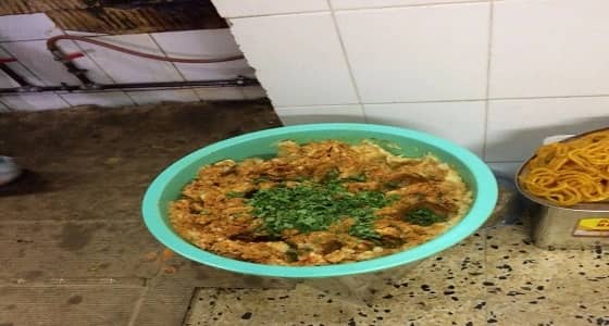 إغلاق 7 محال غذائية.. ومصادرة 11 كيلو من الأطعمة الفاسدة بـ " الملز "