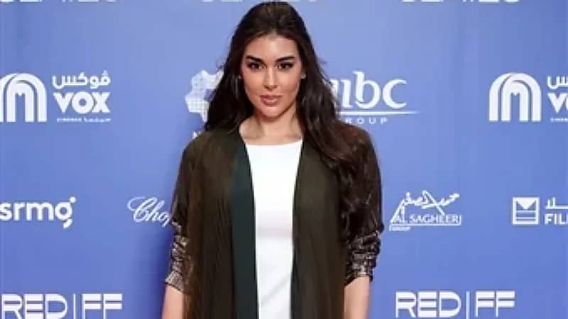 بعد تصدرها الترند.. عارضة أزياء بعياية ياسمين صبري.. صور