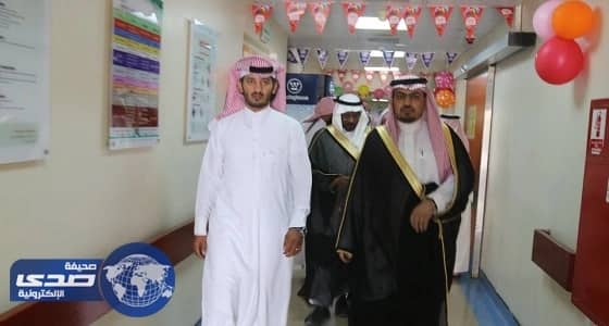بالصور.. محافظ السليل يعايد المرضى في المستشفى العام