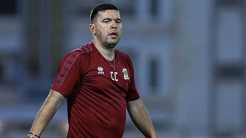 تعليق تفعيل بند التجديد لمدرب الاتحاد 