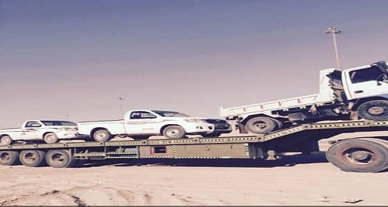 بالصور.. بلدية " الروضة " تزيل معدات ثقيلة بحي القادسية