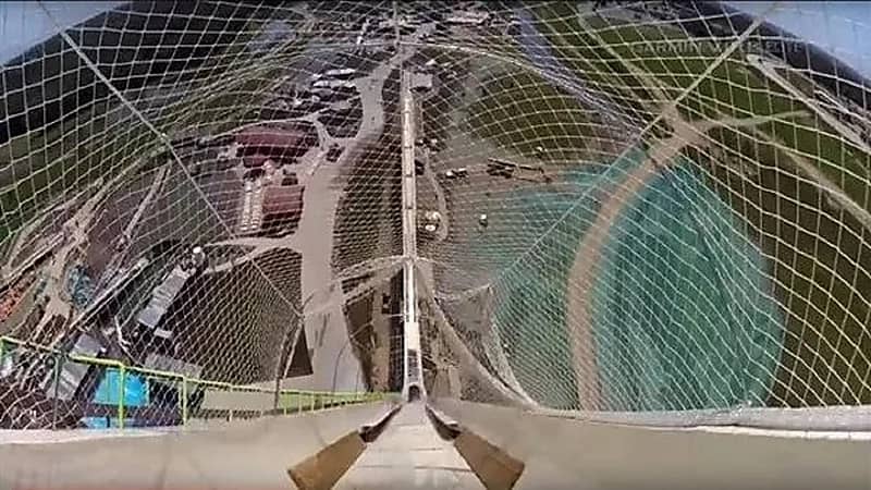 انفصال رأس طفل عن جسده في منزلق داخل ملاهي مائية