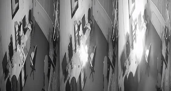 بالفيديو.. انفجار " لاب توب " بعد تركه قيد التشغيل لفترة طويلة