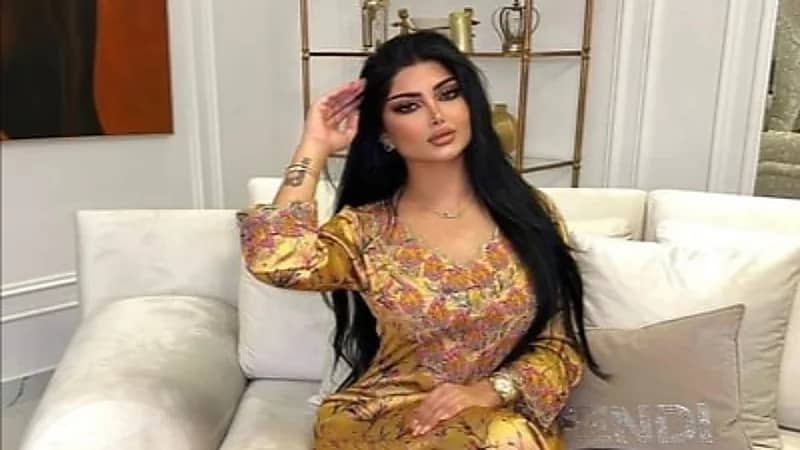 ملكة كابلي تنشر صورة بدون فلتر وتثير الجدل