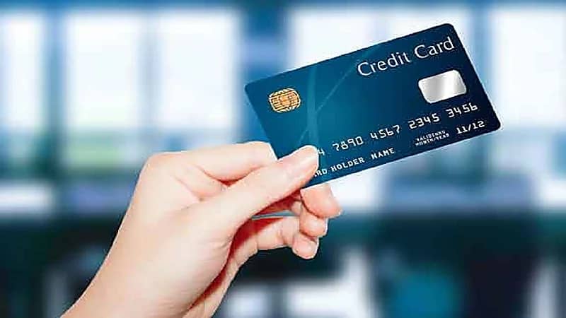 سبب توحيد شكل بطاقات الصراف الآلي على مستوى العالم