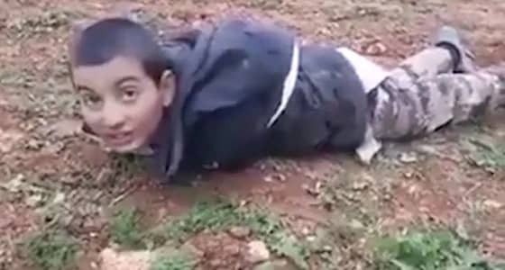 " الديلي ميل " توضح تفاصيل استجواب الجيش السوري الحر لطفل داعشي
