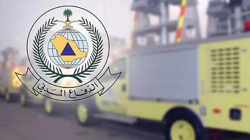 إخماد حريق في أشجار وأعشاب ببارق