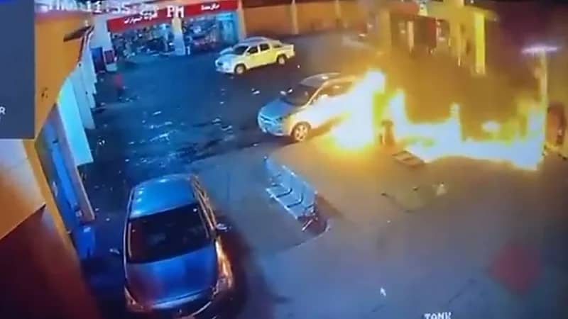 بالفيديو.. اللحظة الاولى لحريق محطة وقود شارع ساري