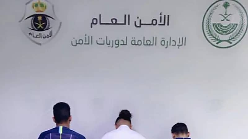 القبض على (3) أشخاص بحوزتهم أقراص مادة الإمفيتامين المخدرة بالرياض