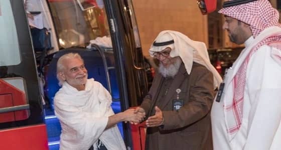 بالصور.. ضيوف خادم الحرمين يصلون مكة ويؤدون مناسك العمرة