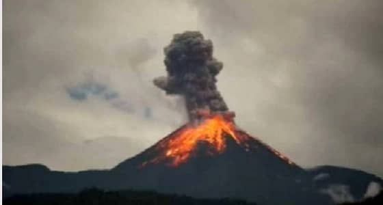 بالفيديو.. ثوران بركان " المشاكس " في الإكوادور