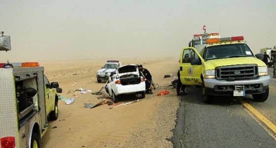 وفاة قائد مركبة انشغل بغير الطريق في جدة