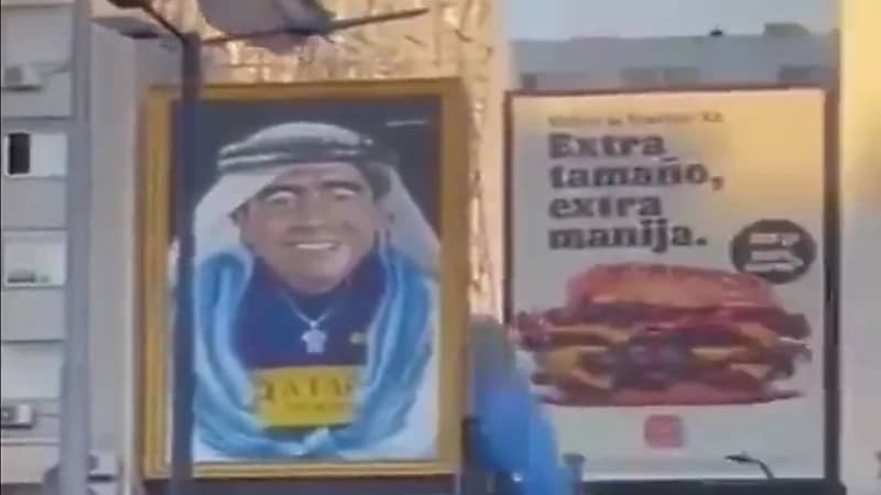 شاهد.. صورة لمارادونا في الارجنتين مرتديا غترة وعقال