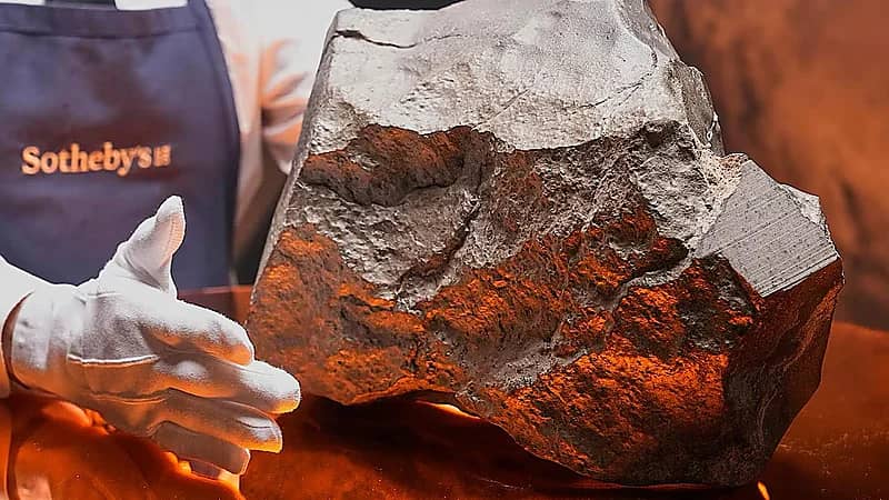 دار سوذبيز تطرح أكبر قطعة من المريخ في مزاد علني