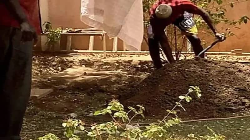 مقتل طبيبتين مصريتين بعد قصف منزلهما بالسودان