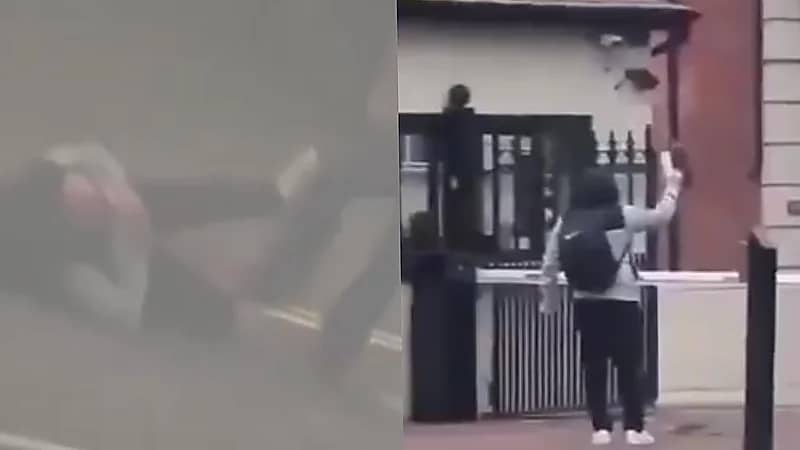 طعن رجلٌ حاول حرق القرآن الكريم على يد أحد المارة .. فيديو