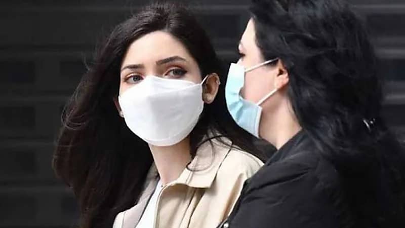 علماء: أقنعة الوجه تسبب مضاعفات للجنين الذي لم يولد