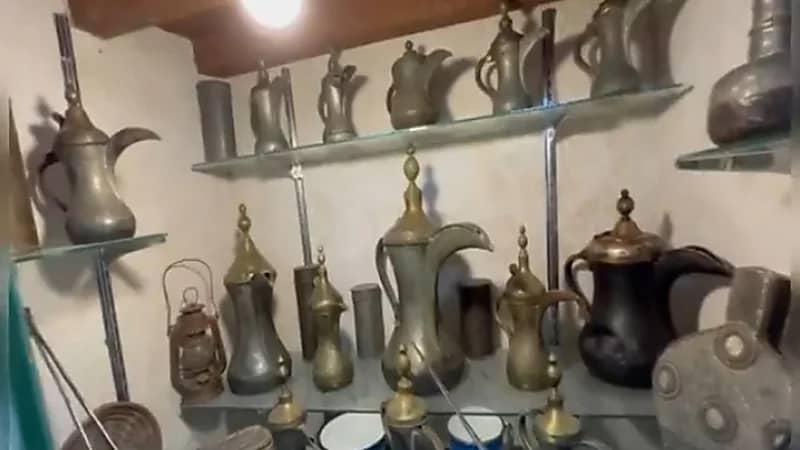 بالفيديو.. أندر وأغلى "دلال" القهوة السعودية بالأحساء