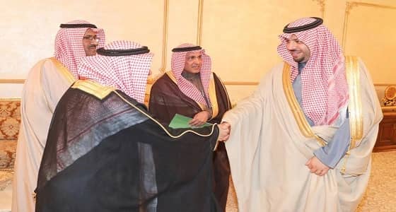 بالصور.. أمير الحدود الشمالية: مشاريع الصرف الصحي بالمنطقة أقل من المأمول