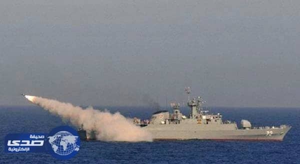 قوات التحالف تدمر زورق للحوثيين قبالة ميدي و تأسر عدد منهم