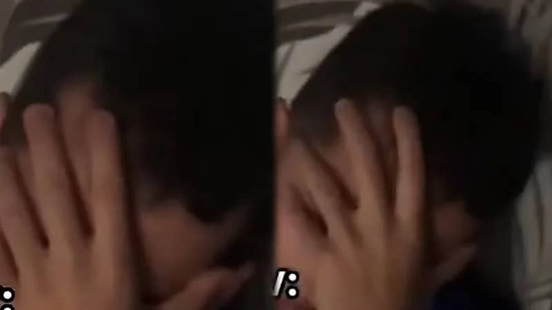 أم توثق انهيار ابنها بعد فوز الهلال: الحمدلله إني هلالي يا يمة.. فيديو