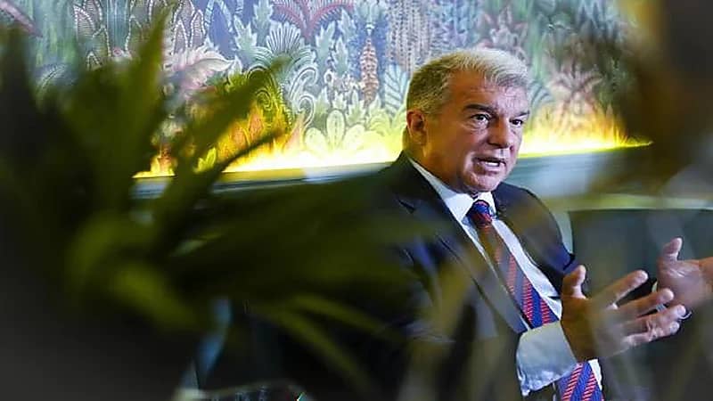 لابورتا: نخطط لتكريم ميسي في افتتاح كامب نو الجديد