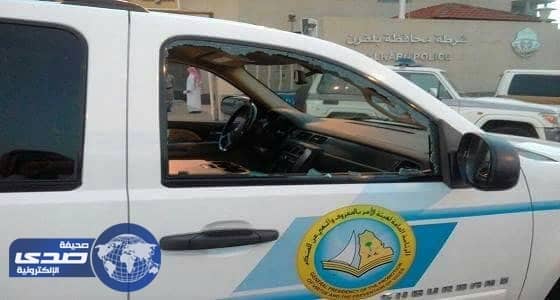 وافد عربي يكسر نوافذ سيارة تابعة للهيئة ببلقرن