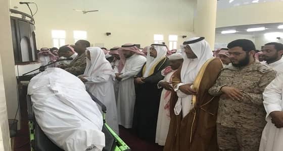 بالصور.. حشود غفيرة تؤدي صلاة الجنازة على الشهيد الجعفري بصبيا