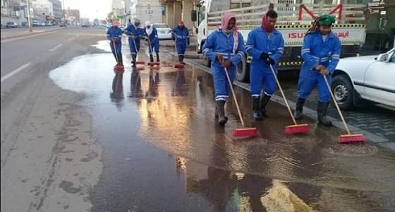 أمانة الجوف تُصرف 200 ألف متر مكعب من مياه الأمطار