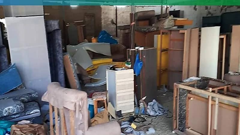 إغلاق مستودع للأثاث وآخر للحديد بمكة